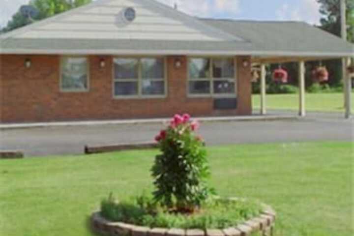 Budget Inn Farmington - thumb 1