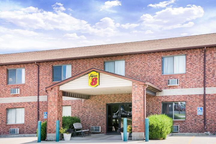 Super 8 By Wyndham Chanute - thumb 2