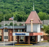 Days Inn by Wyndham Berlin Meriden - Tourism Bookings