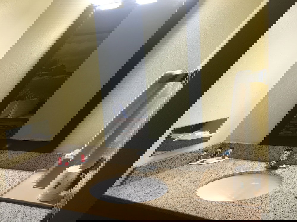 Super 8 By Wyndham Newton - thumb 6