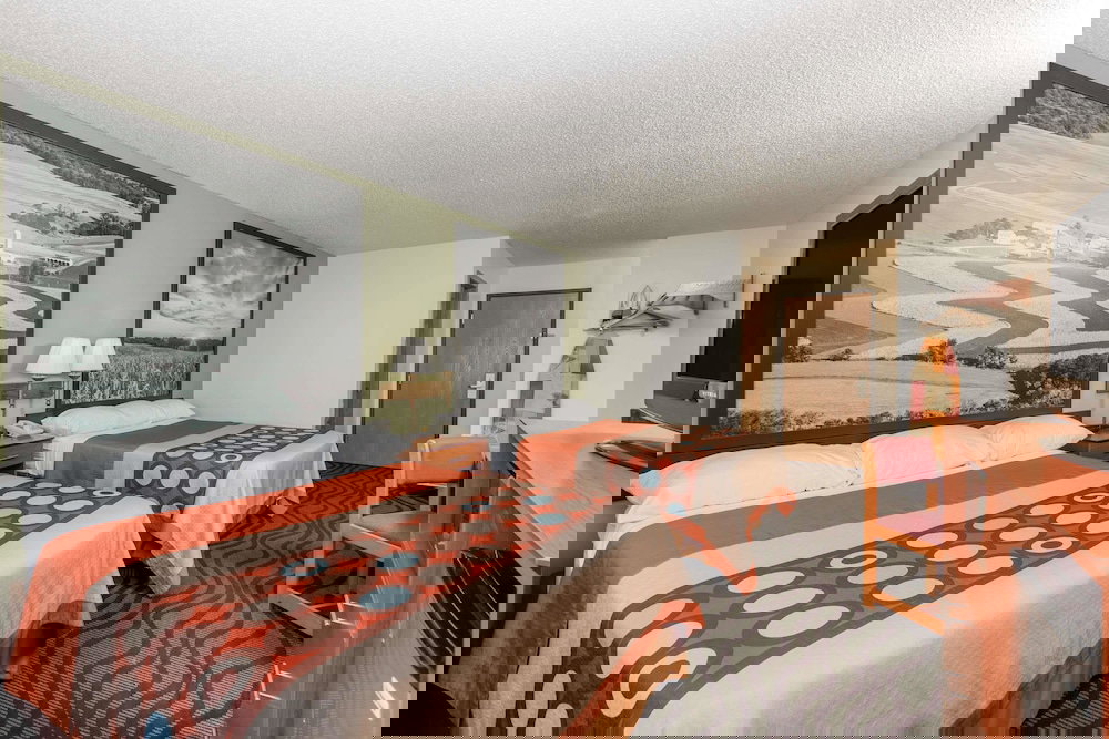 Super 8 By Wyndham Newton - thumb 5