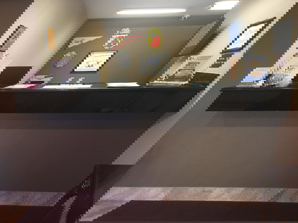 Super 8 By Wyndham Newton - thumb 3