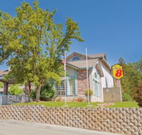 Super 8 by Wyndham Auburn - Tourism Bookings