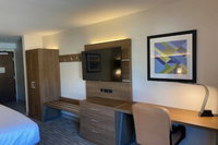 Holiday Inn Express  Suites Chatsworth an IHG Hotel