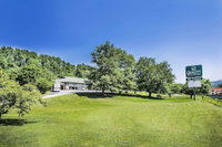 Quality Inn  Suites Mt Chalet