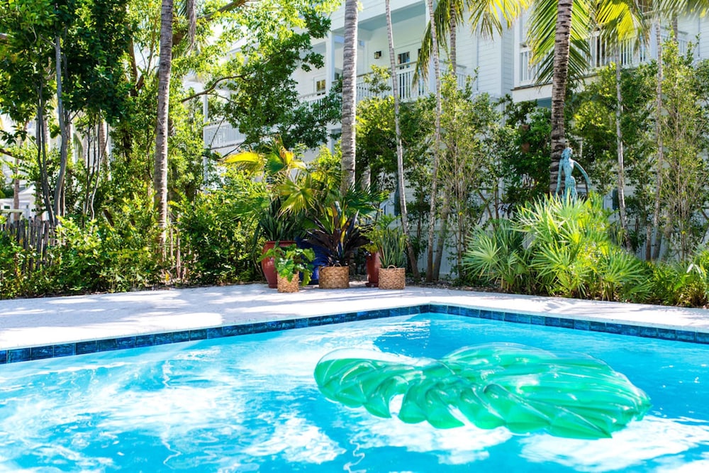 Parrot Key Hotel & Villas - thumb 0