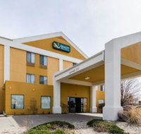 Quality Inn  Suites - Hotels Santiago