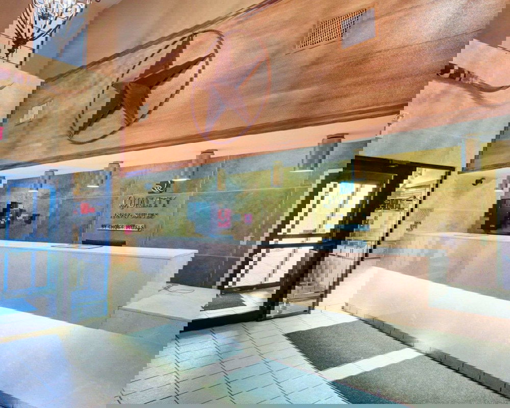 Quality Inn & Suites Airport - thumb 0