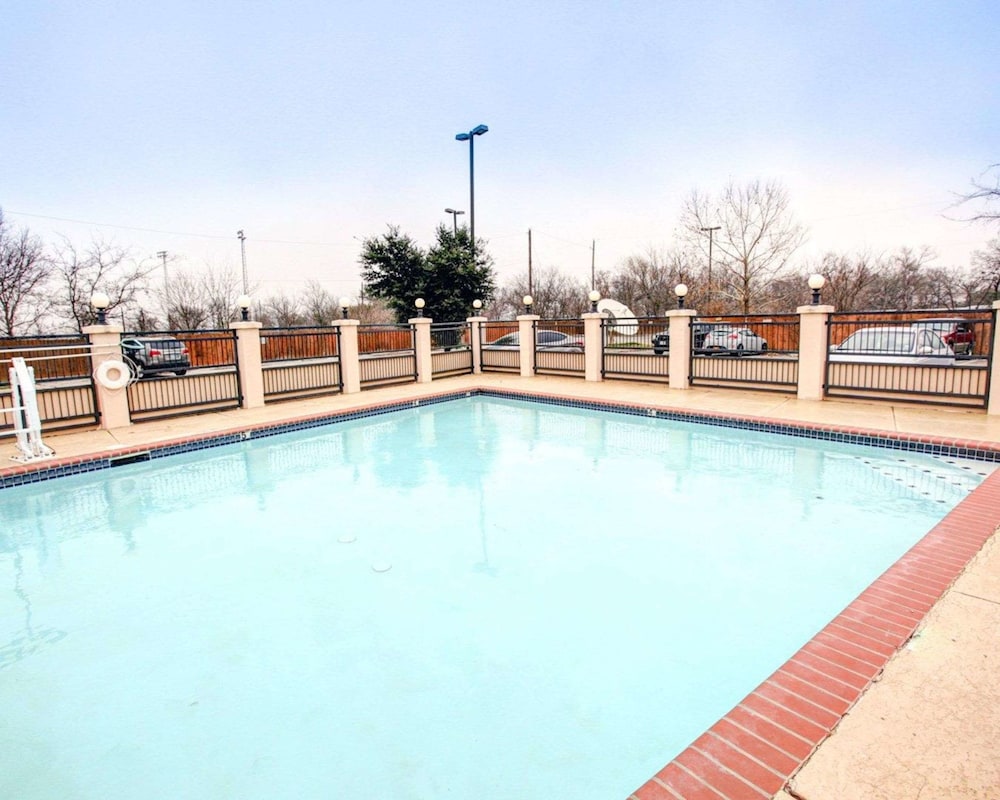 Quality Inn & Suites Airport - thumb 2