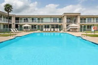 Days Inn by Wyndham Seguin TX