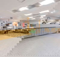 Super 8 by Wyndham Alma - Tourism Bookings