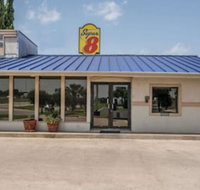 Super 8 by Wyndham San Marcos - Tourism Bookings