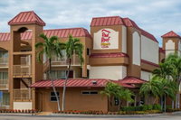 Red Roof Inn PLUS  Suites Naples Downtown - 5th Ave S