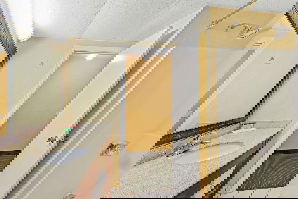 Ramada By Wyndham Kittery - thumb 3