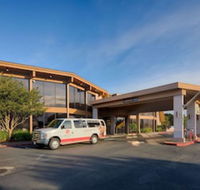 Red Lion Hotel Redding - Students Accommodation