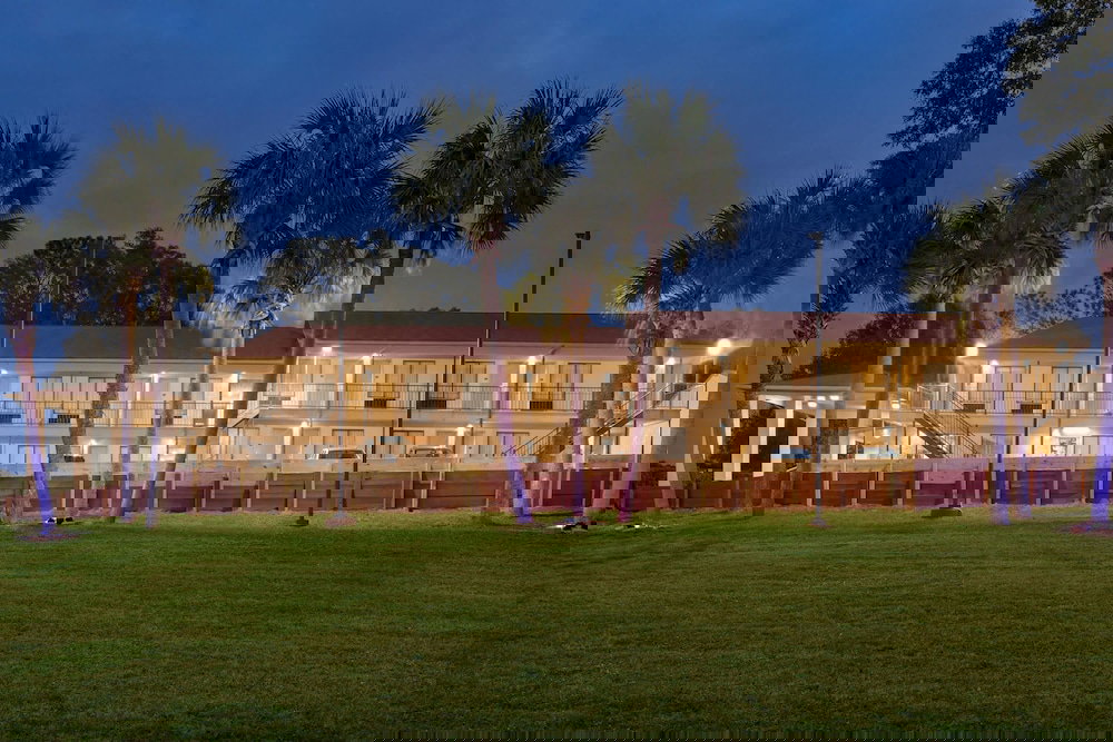 Super 8 By Wyndham Crestview - thumb 1