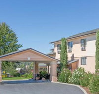 Super 8 by Wyndham Grants Pass - Tourism Bookings