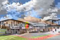 Super 8 by Wyndham Windsor/Madison North