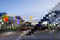 Super 8 by Wyndham Bradenton Sarasota Area