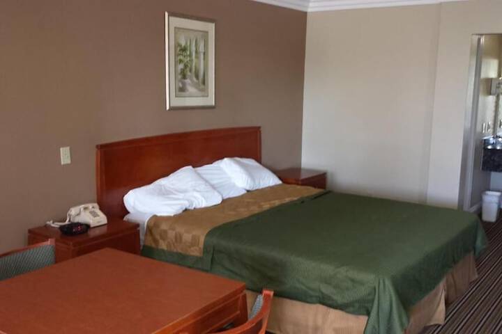 Regency Inn And Suites - thumb 4