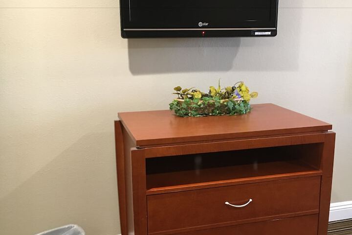 Regency Inn And Suites - thumb 6