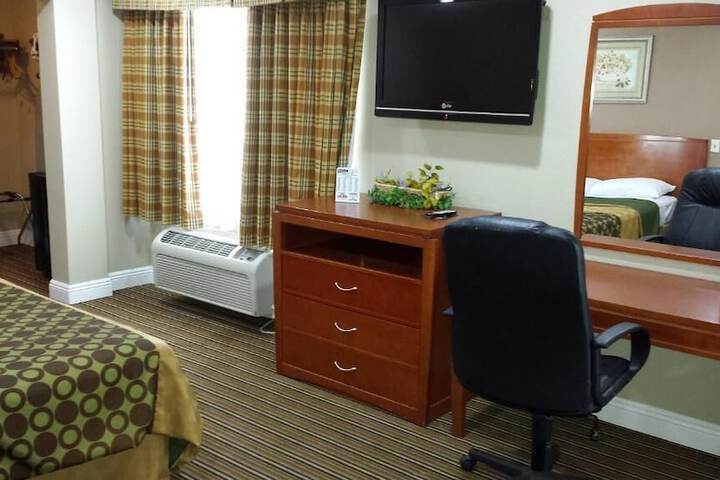 Regency Inn And Suites - thumb 7