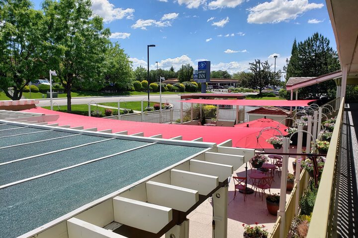 Airport Inn - thumb 3