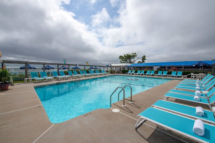 Blue Water Resort - thumb 2