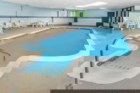 Days Inn  Suites by Wyndham Madison Heights MI