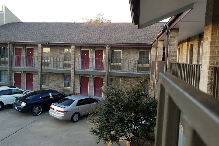 Raintree Inn - thumb 1