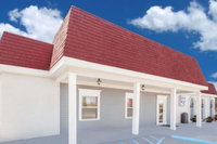 Knights Inn Bishop Airport