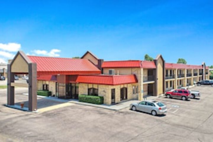 Americas Best Value Inn Paris - thumb 0