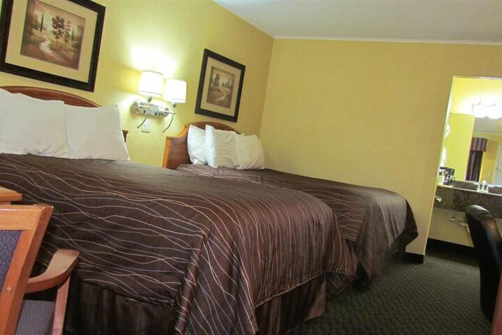 Americas Best Value Inn Center - thumb 6