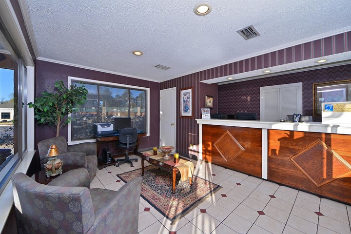 Americas Best Value Inn Center - thumb 5