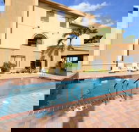 Best Western Casa Villa Suites - Students Accommodation