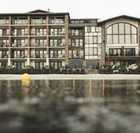 Golden Arrow Lakeside Resort - USA Accommodation