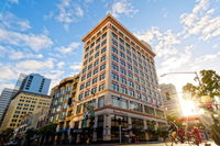 Gaslamp Plaza Suites