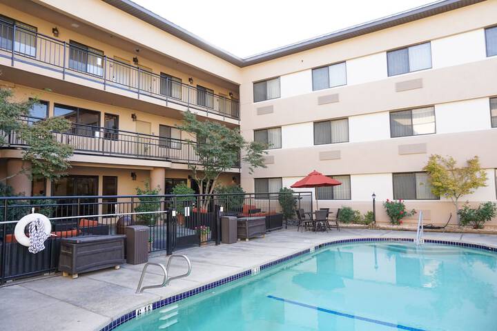 Oxford Suites Redding - thumb 2