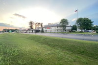 Econo Lodge Inn And Suites