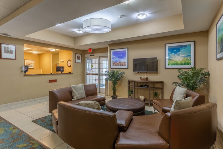 Candlewood Suites Airport, An IHG Hotel - thumb 6