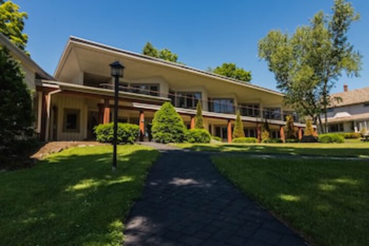 Winwood Inn & Condominiums - thumb 0