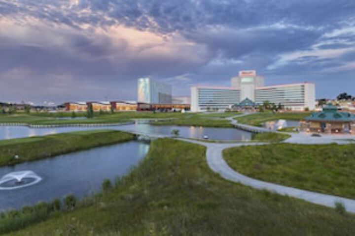 Mystic Lake Casino Hotel - thumb 0