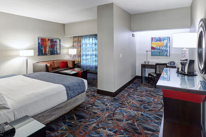 Mystic Lake Casino Hotel - thumb 6