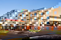 Holiday Inn Express  Suites Newport S an IHG Hotel