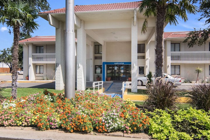 Motel 6 Addison, TX - Dallas - thumb 2