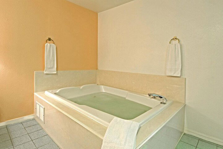 Americas Best Value Inn Altus - thumb 5