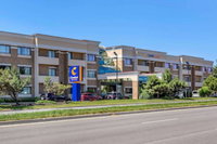 Comfort Suites Oakbrook Terrace near Oakbrook Center