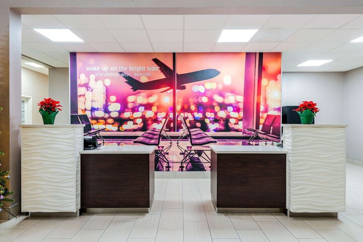 La Quinta Inn & Suites By Wyndham DFW Airport West - Bedford - thumb 6