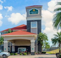 La Quinta Inn  Suites by Wyndham Lake Charles Casino Area - Tourism Bookings