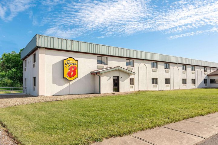 Super 8 By Wyndham Cleveland - thumb 1